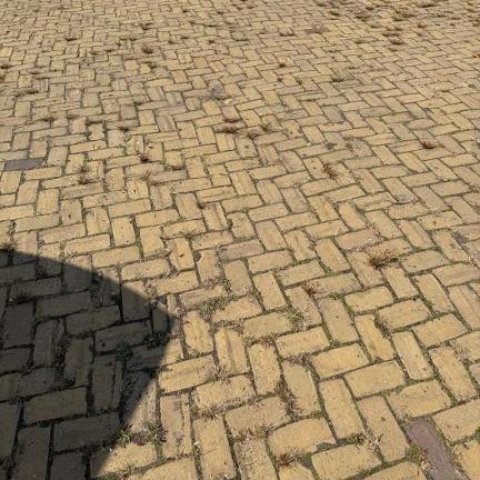 Oude gebakken keiformaten Delft (op pallets)
