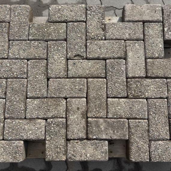 Gebruikte betonklinkers, 22x11x7 cm paars, type Lobith, (op pallets)