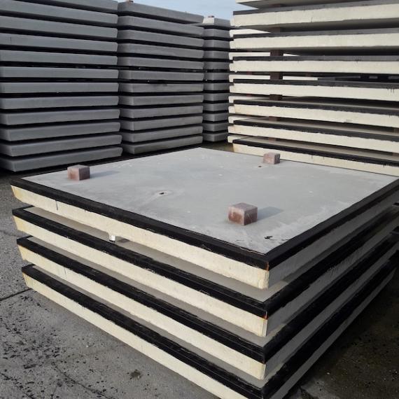Betonplaat 200x200x14 cm grijs dubbel net richtingsloze antislip met hoeklijn