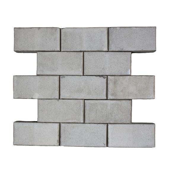 Oude gebakken keiformaten wit markeringssteen (op pallets)