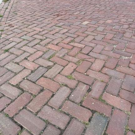 Oude gebakken keiformaten Weurt rood/paars (op pallets)