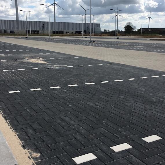 Betonstraatsteen_Mainfreight_s-heerenberg.JPG