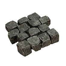 Bestrating gekloofd. Turkse basalt 8x10 cm Bekapt zwart