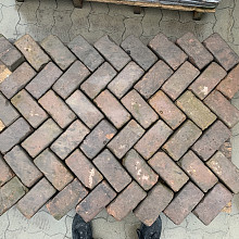 Oude gebakken keiformaten Doesburg (op pallets)