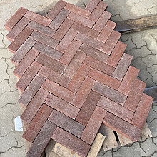 Nieuwe gebakken Lingeformaat Bruin rood (platkant / 50 stuks per m²)