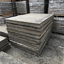 Gebruikte betonplaat 150x150x12 met hoeklijn A-Keus