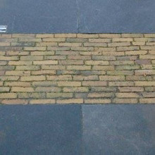 Oude gebakken IJsseltjes Geeltjes (op pallets)