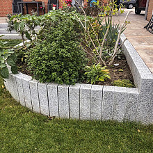 Palissade g603 grijs piazzo 12x12x30 cm. gevlamd + facet