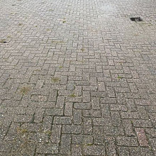 Gebruikte betonklinkers 21x10,5x8 cm Rood/Paars Doetinchem