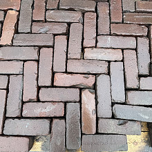 Oude gebakken dikformaten Berlijn (op pallets)
