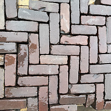 Oude gebakken dikformaten Berlijn (op pallets)