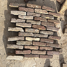 Oud gebakken waalformaten rood paars Renswoud op pallets)
