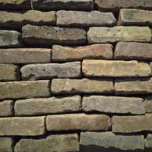 Oude gebakken waalformaten Bergh (op pallets)