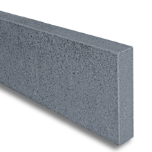 Graniet opsluitband 7x30x100 cm gezaagd, gevlamd met facet