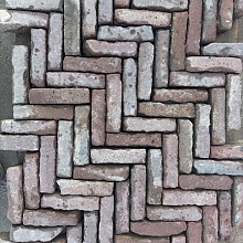 Oude gebakken waalformaten rood paars Renswoude op pallets)