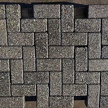 Gebruikte betonklinkers, 22x11x7 cm zwart, type Lobith, (op pallets)