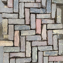 Oude gebakken dikformaten Kekerdom (op pallets)