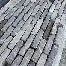 Oude gebakken waalformaten bruin paars (op pallets)