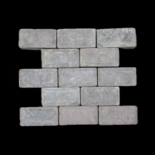 Oude gebakken keiformaten Veldhunten (op pallets)