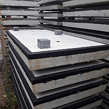 Betonplaat 200x150x14 cm grijs enkel net glad met hoeklijn