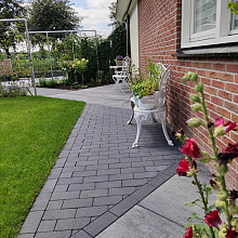 Patio betonstraatsteen 6 cm black top mini facet komo