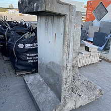 Keerwand gebruikt hoekelement 155x115/100x115 Grijs, hoogte x lengte x voet in cm.
