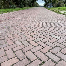 Oude gebakken keiformaten rood/paars Weurt (los gestort)